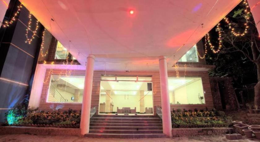 Hotel Night Heaven Bāndarban Екстериор снимка