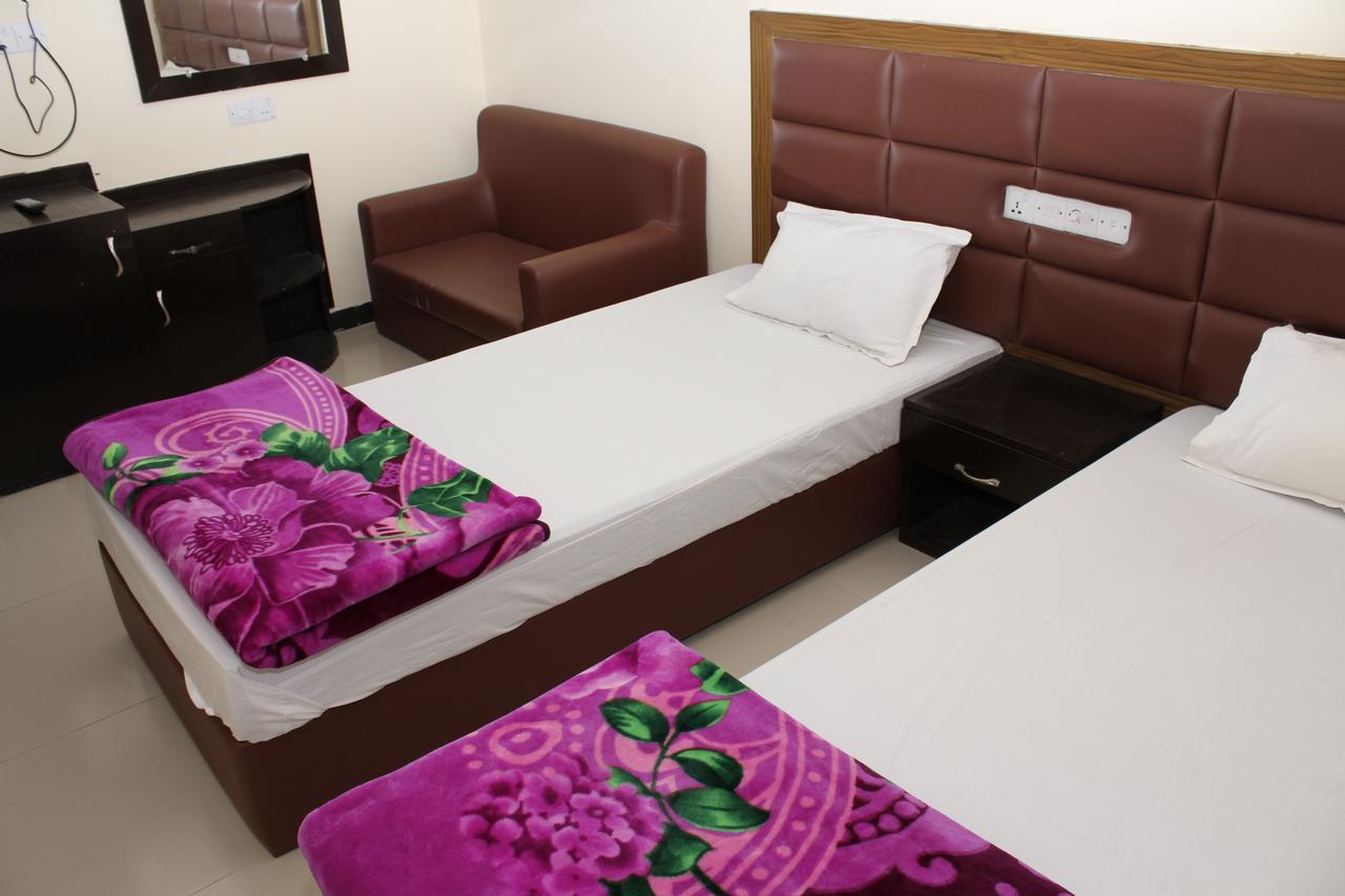 Hotel Night Heaven Bāndarban Екстериор снимка