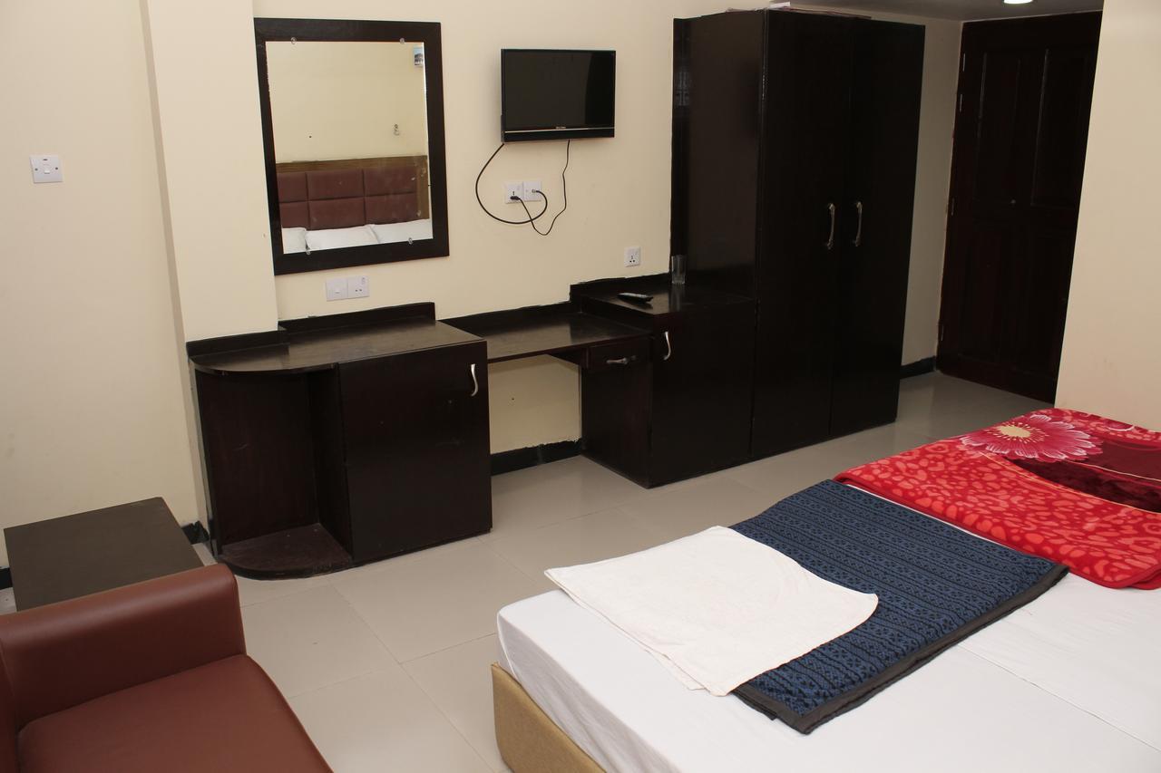 Hotel Night Heaven Bāndarban Екстериор снимка