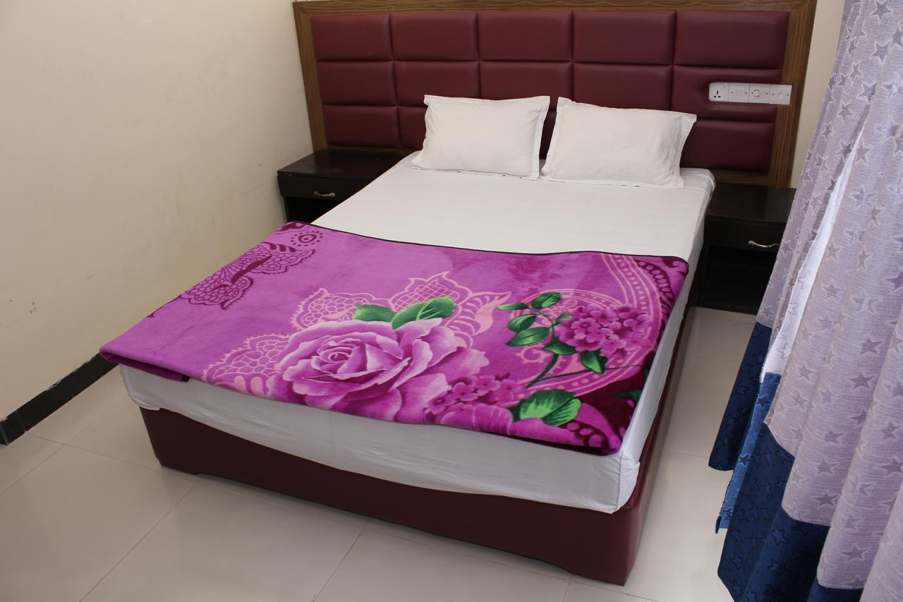 Hotel Night Heaven Bāndarban Екстериор снимка