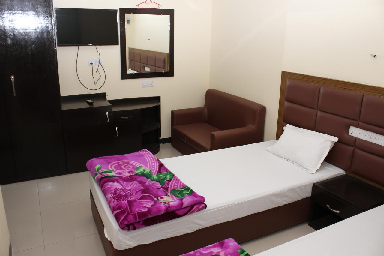 Hotel Night Heaven Bāndarban Екстериор снимка