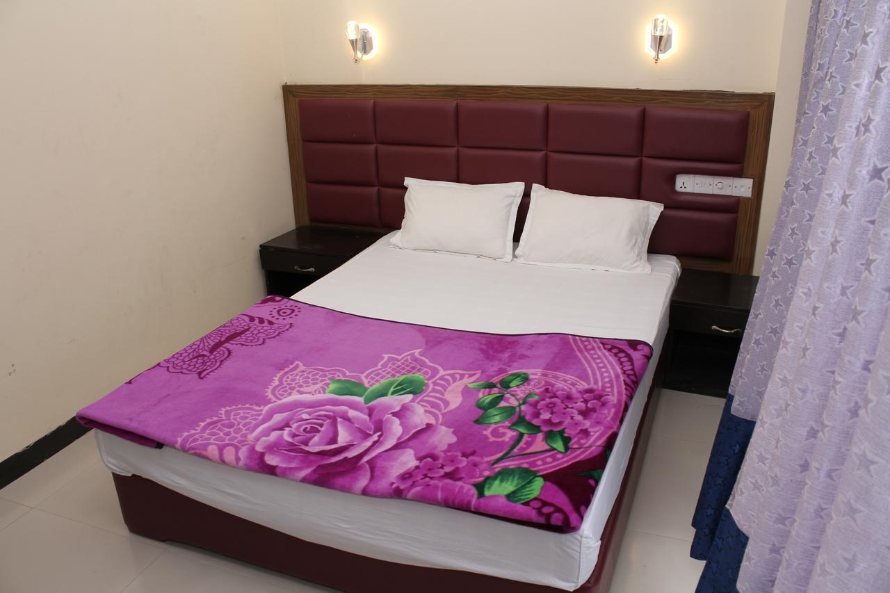 Hotel Night Heaven Bāndarban Екстериор снимка