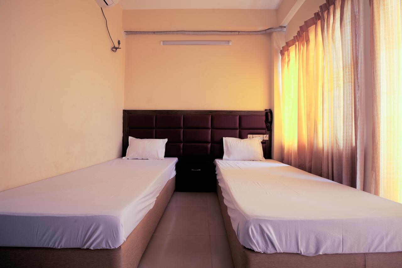 Hotel Night Heaven Bāndarban Екстериор снимка